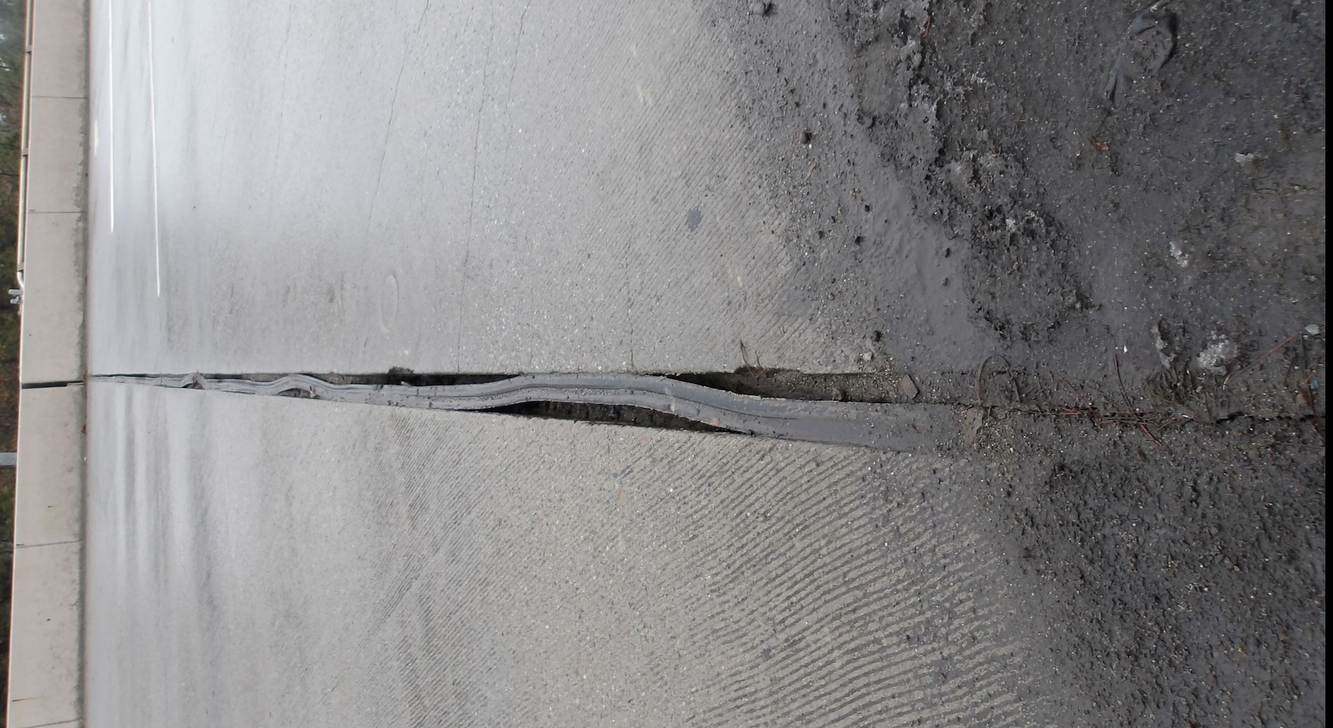 SPOKV-4508 north joint before the repair of Sullivan Road bridge.